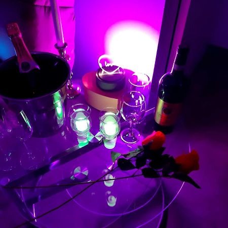 Un Sejour Romantique En Couple Avec Jacuzzi Prive Chromotherapie Jardin Maison Privee Ychoux Bagian luar foto