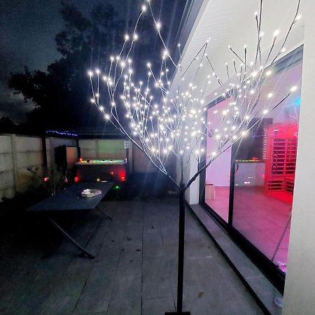 Un Sejour Romantique En Couple Avec Jacuzzi Prive Chromotherapie Jardin Maison Privee Ychoux Bagian luar foto