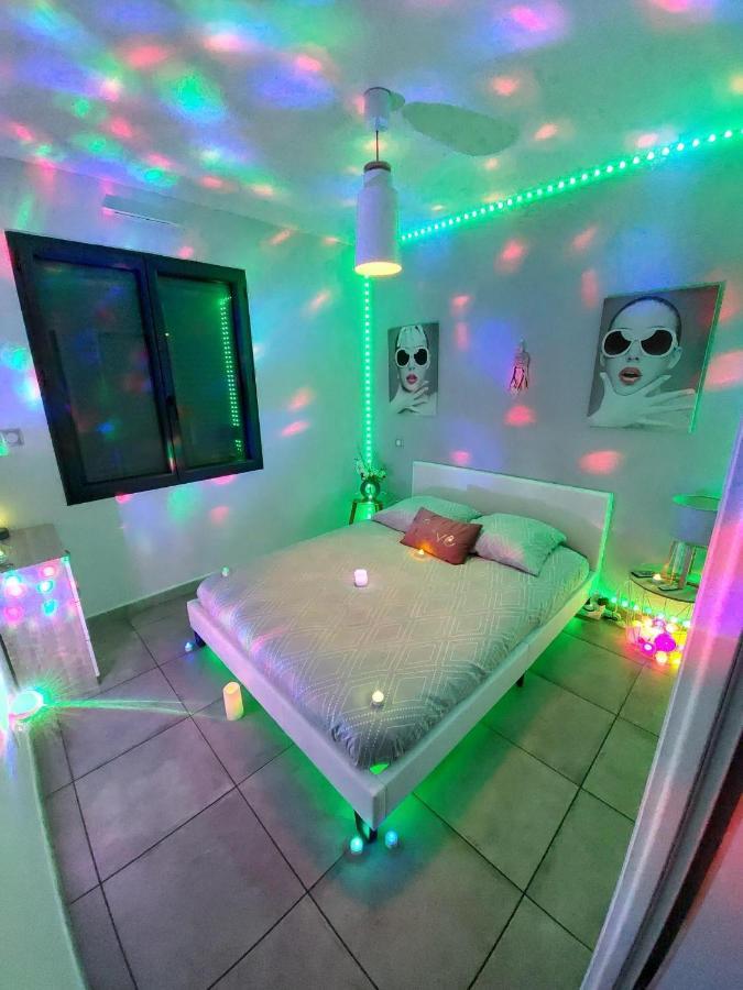 Un Sejour Romantique En Couple Avec Jacuzzi Prive Chromotherapie Jardin Maison Privee Ychoux Bagian luar foto