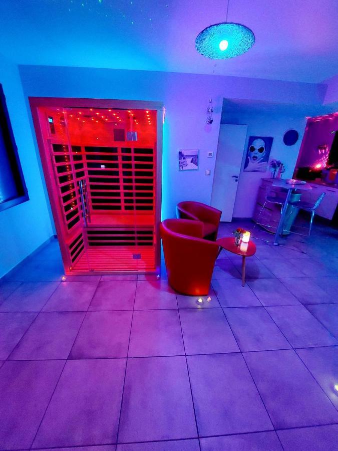 Un Sejour Romantique En Couple Avec Jacuzzi Prive Chromotherapie Jardin Maison Privee Ychoux Bagian luar foto