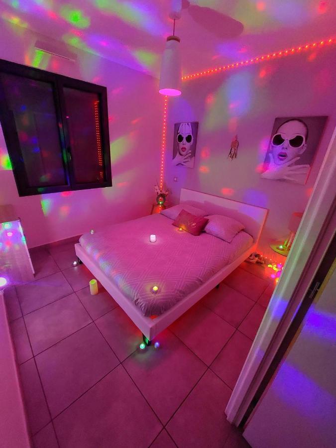 Un Sejour Romantique En Couple Avec Jacuzzi Prive Chromotherapie Jardin Maison Privee Ychoux Bagian luar foto