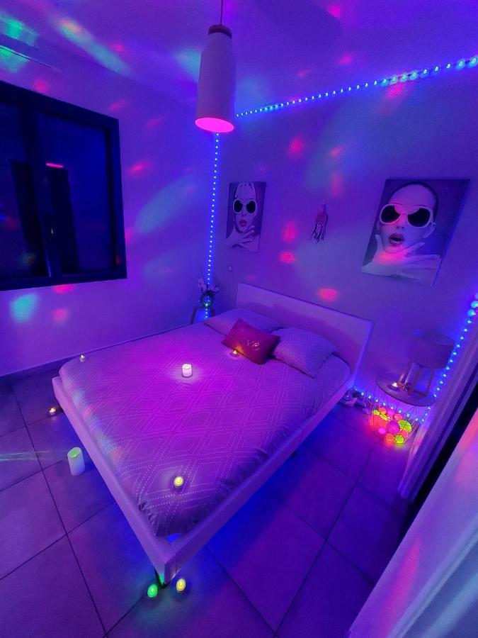 Un Sejour Romantique En Couple Avec Jacuzzi Prive Chromotherapie Jardin Maison Privee Ychoux Bagian luar foto